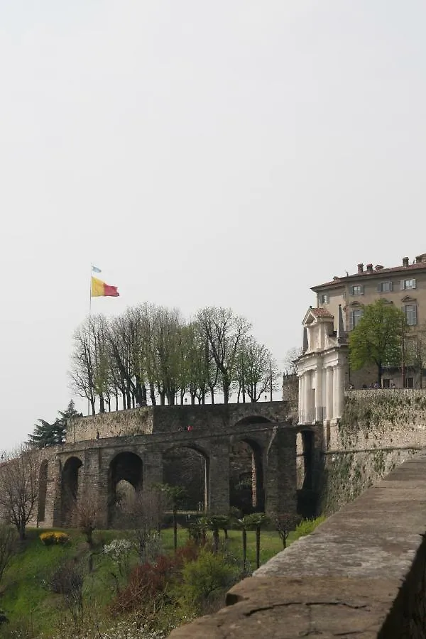 Casa Pignolo Villa Bergamo 0*,